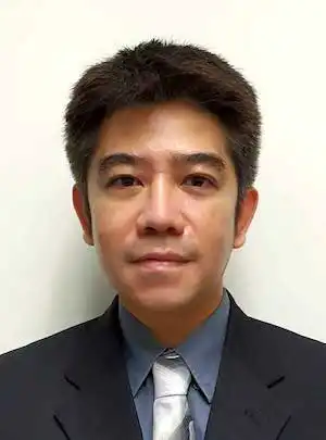 นพ. ทพ.นิพนธ์ คล้ายอ่อน เข้ารับการฝึกอบรมในสาขาการแก้ไขความพิการบนใบหน้าและกะโหลกศีรษะที่ศูนย์สมเด็จพระเทพรัตนฯ ในช่วงปี 2563-2564