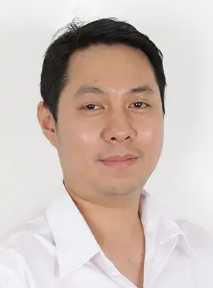 นพ. ณัฐพงศ์ วานิชย์เจริญ เข้ารับการฝึกอบรมในสาขาการแก้ไขความพิการบนใบหน้าและกะโหลกศีรษะที่ศูนย์สมเด็จพระเทพรัตนฯ ในช่วงปี 2565-2566