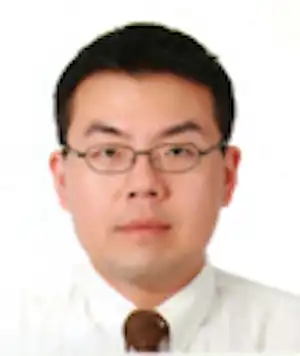 นพ.เสรี เอี่ยมผ่องใส